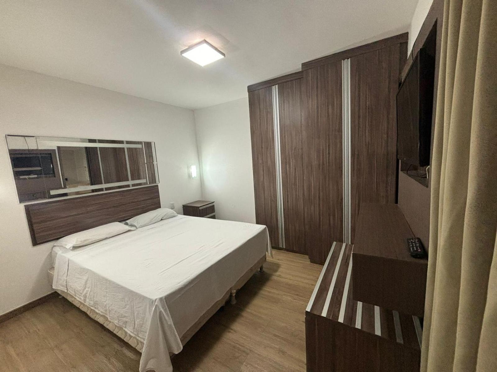 1810 - Flat Temporada Em Goiania-proximo Ao Parque Areiao * Goiania